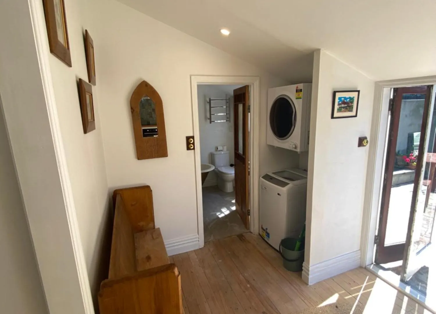 Charming Christchurch Central Cottage 0*,